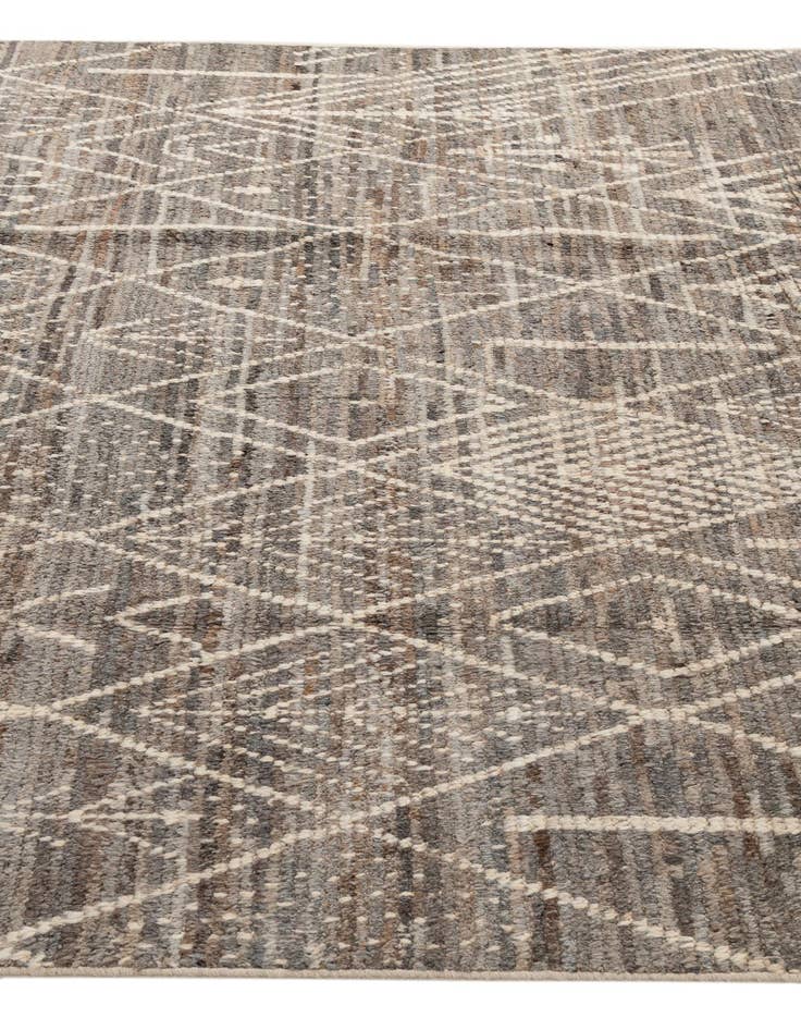 Detail image of 6' 10 x 9' 10  Hand Knotted Darya Wool Rug