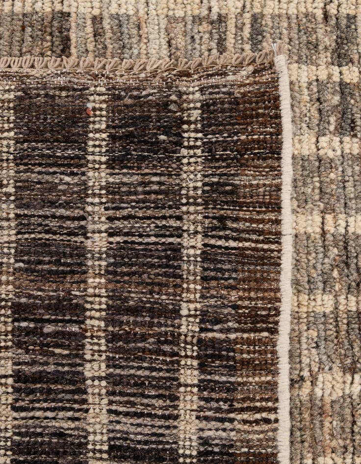 Detail image of 8' 2 x 10' 3  Hand Knotted Darya Wool Rug