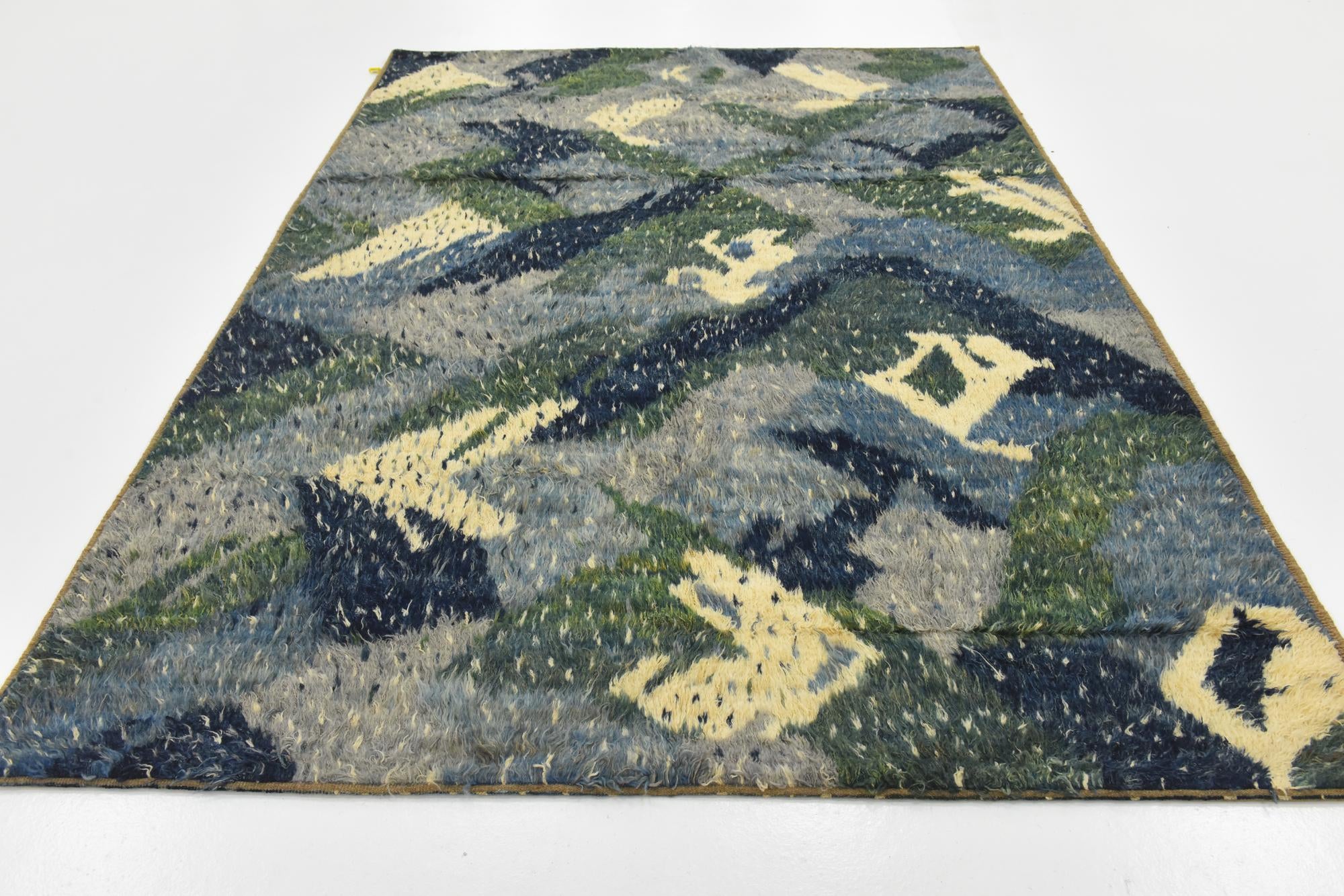 6' 8 x 9' 5 Hand Knotted Darya Wool Rug