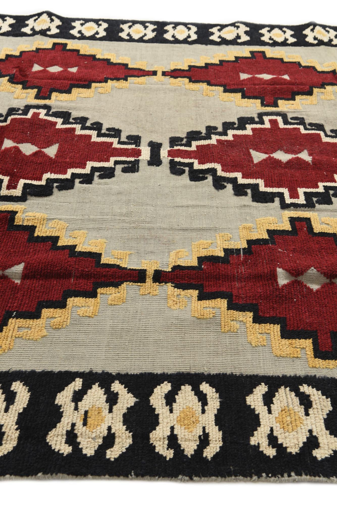 7' 10 x 10' 7 Hand Knotted Darya Wool Rug