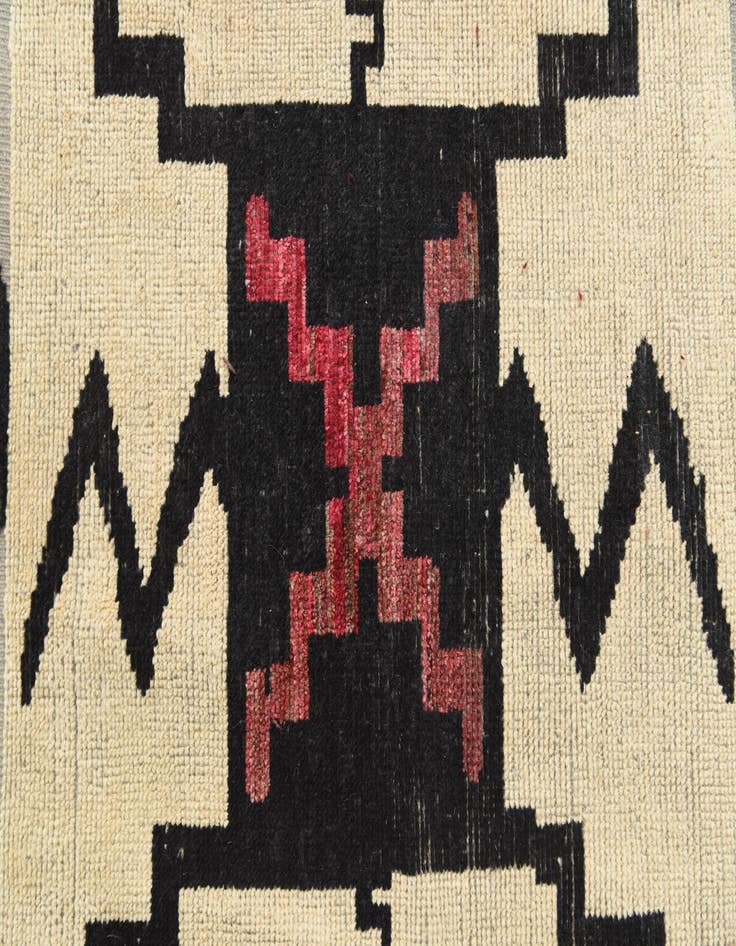 Detail image of 7' 10 x 10' 10  Hand Knotted Darya Wool Rug