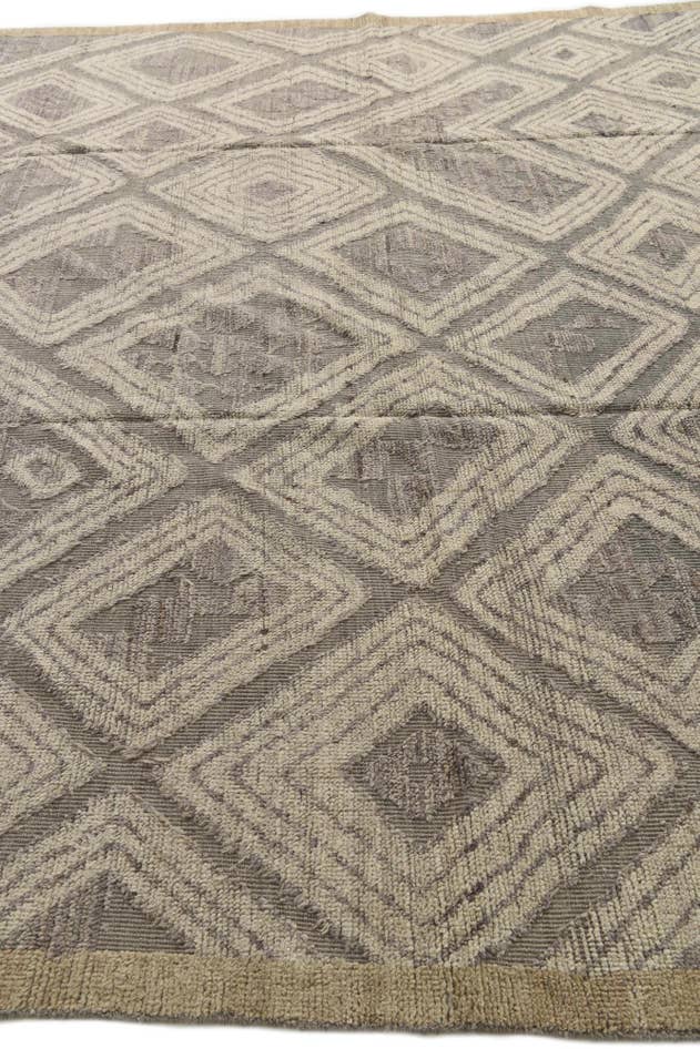 Detail image of 10' 5 x 15' Hand Knotted Darya Wool Rug