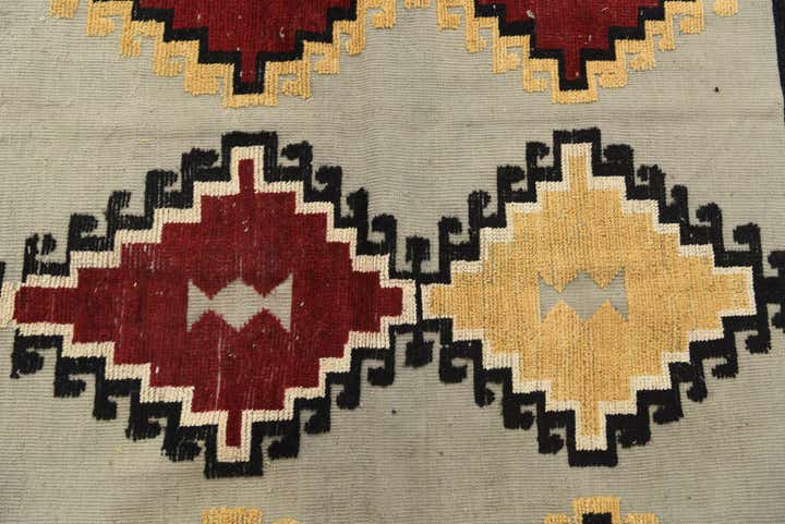 8' x 10' 4 Hand Knotted Darya Wool Rug