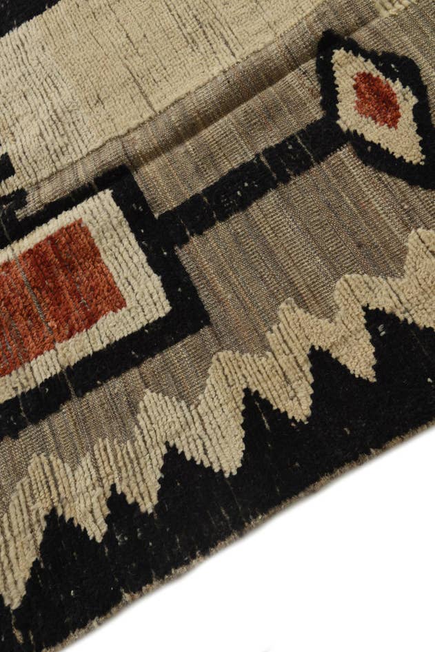 Detail image of 7' 10 x 11' 2 Hand Knotted Darya Wool Rug