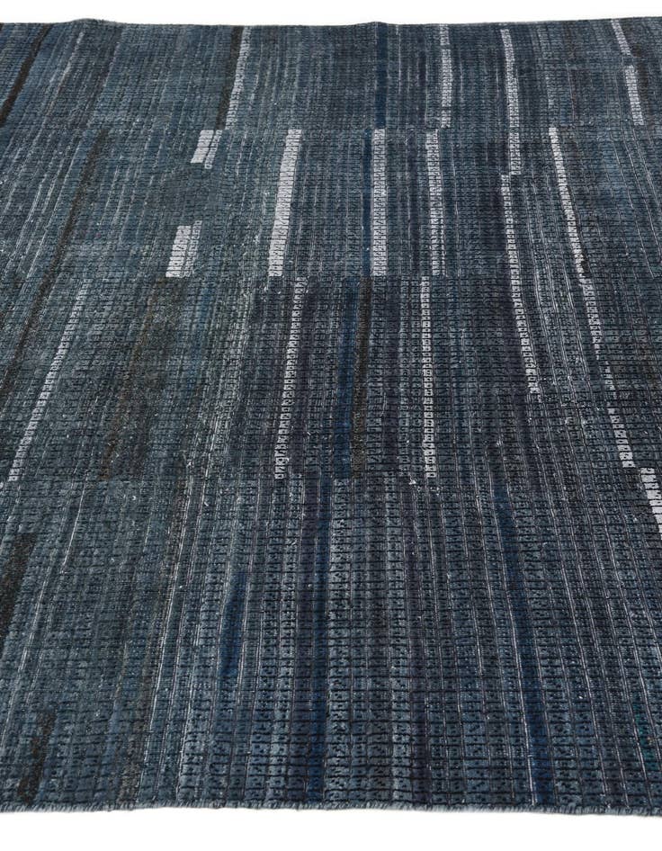 Detail image of 7' 7 x 9' 10  Hand Knotted Darya Wool Rug