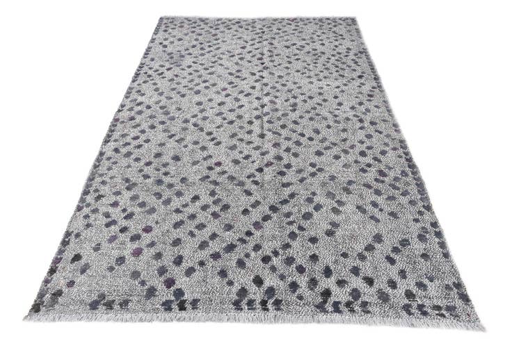 Detail image of 5' 2 x 8' 6 Hand Knotted Darya Wool Rug