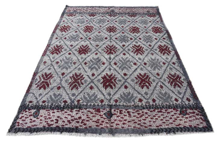 5' 6 x 8' Hand Knotted Darya Wool Rug