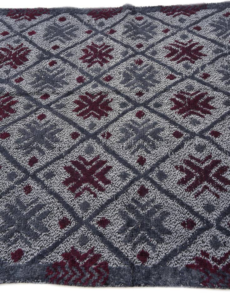 Detail image of 4' 10 x 6' 10  Hand Knotted Darya Wool Rug