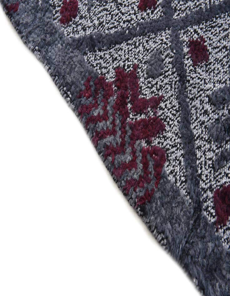 Detail image of 4' 10 x 6' 10  Hand Knotted Darya Wool Rug