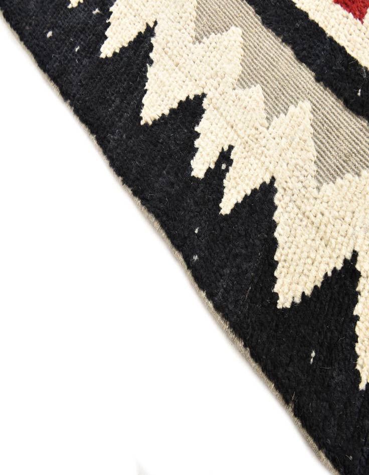 Detail image of 8' 10 x 10' 8  Hand Knotted Darya Wool Rug