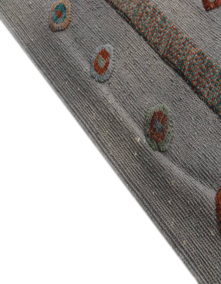 Detail image of 6' 10 x 9' 7  Hand Knotted Darya Wool Rug