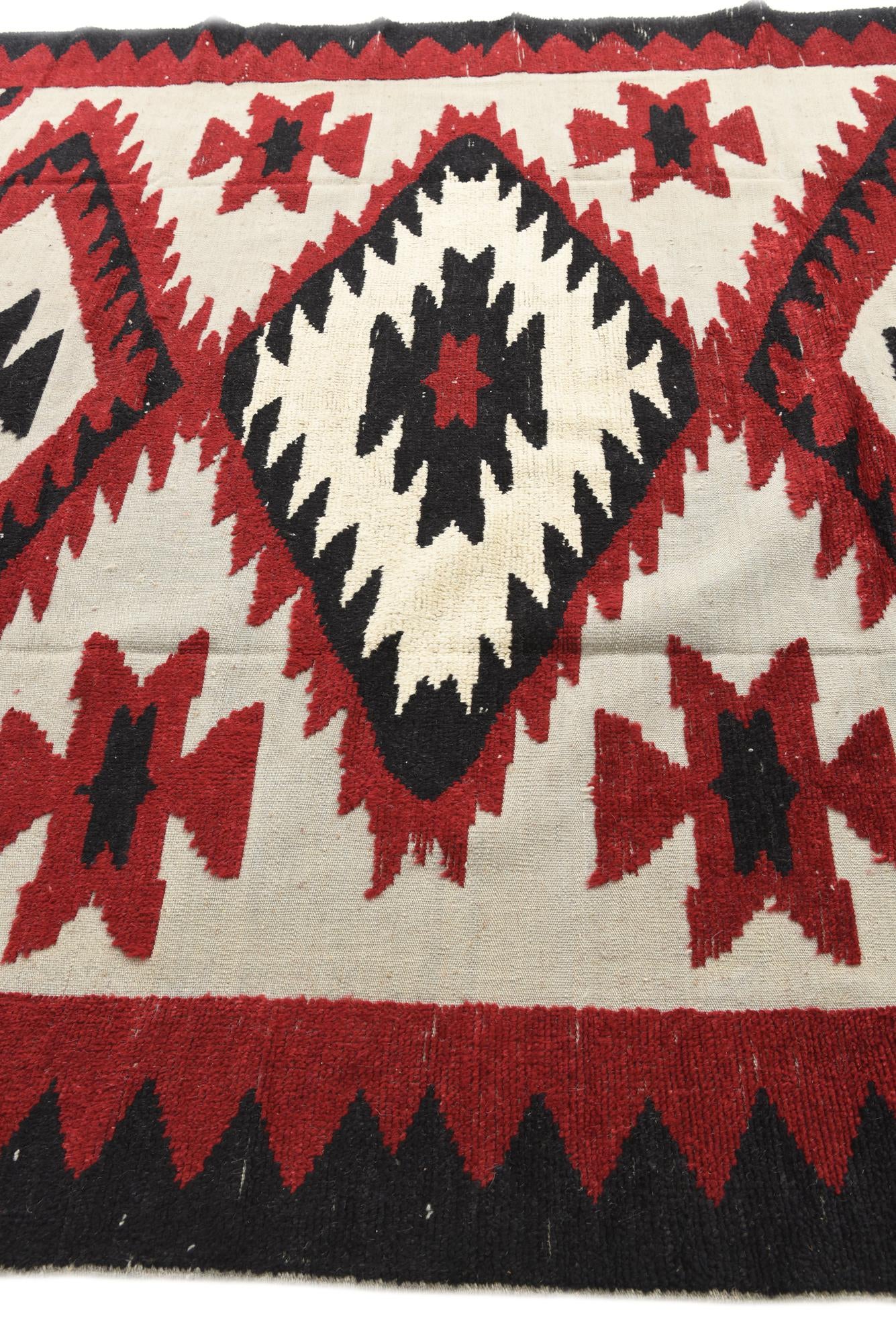 8' 1 x 10' 5 Hand Knotted Darya Wool Rug