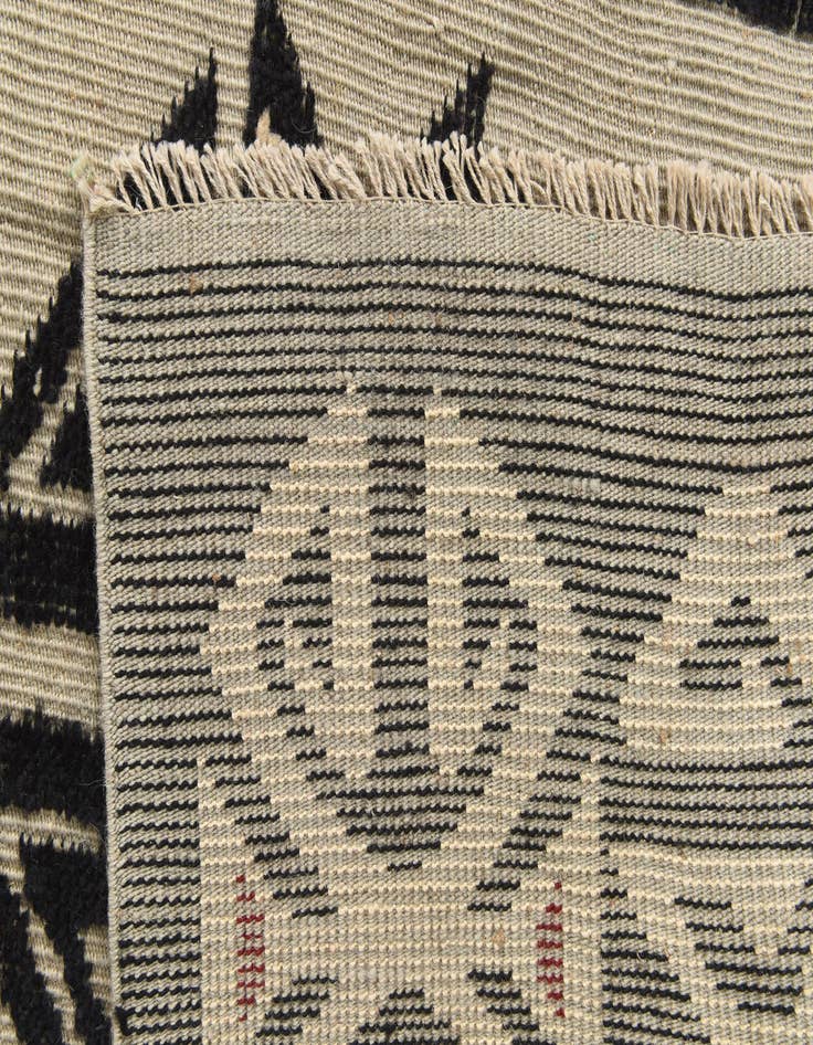 Detail image of 8' 10 x 12' 8  Hand Knotted Darya Wool Rug