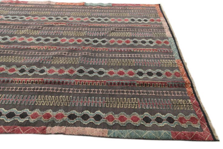 Detail image of 7' 10 x 10' 6 Hand Knotted Darya Wool Rug