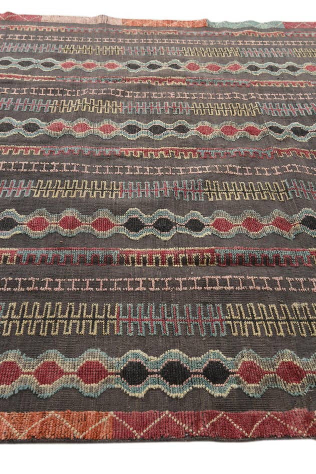 Detail image of 7' 10 x 10' 6 Hand Knotted Darya Wool Rug