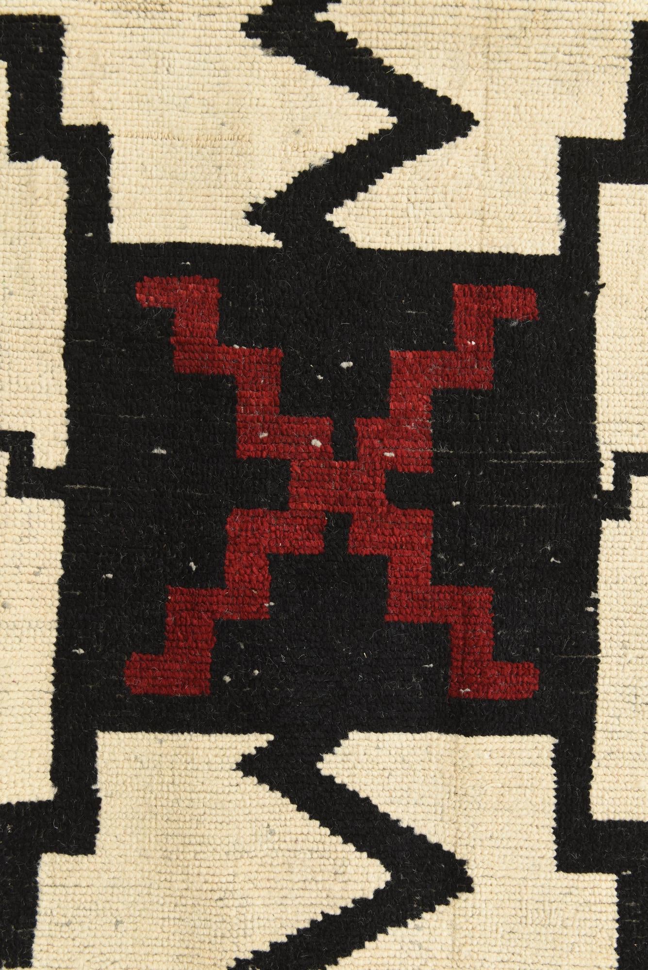 7' 8 x 10' 6 Hand Knotted Darya Wool Rug