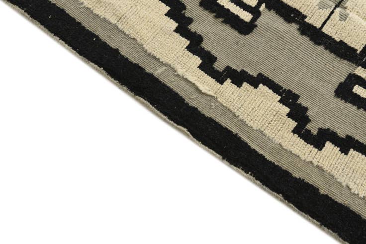Detail image of 7' 8 x 11' 1 Hand Knotted Darya Wool Rug