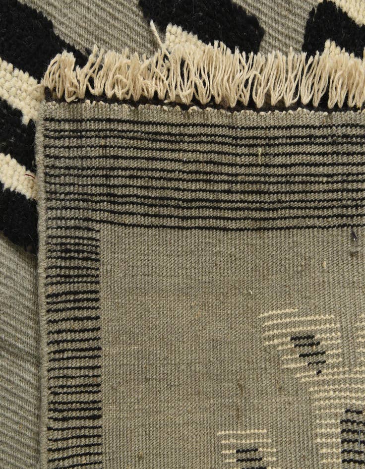 Detail image of 7' 8 x 11' 1  Hand Knotted Darya Wool Rug