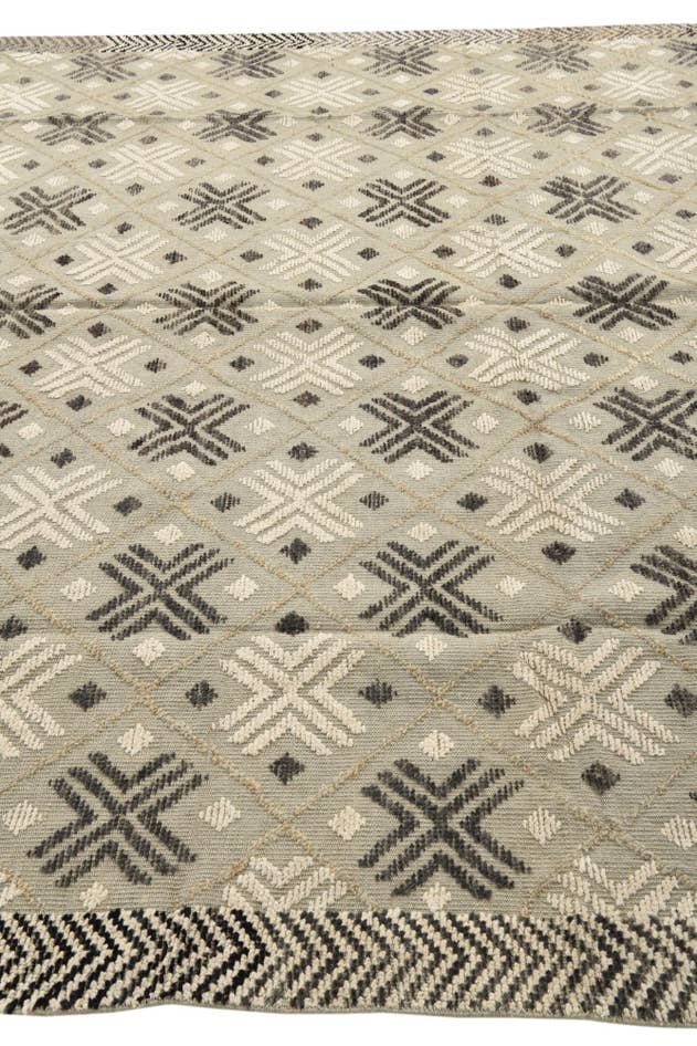 Detail image of 8' 9 x 12' 3 Hand Knotted Darya Wool Rug