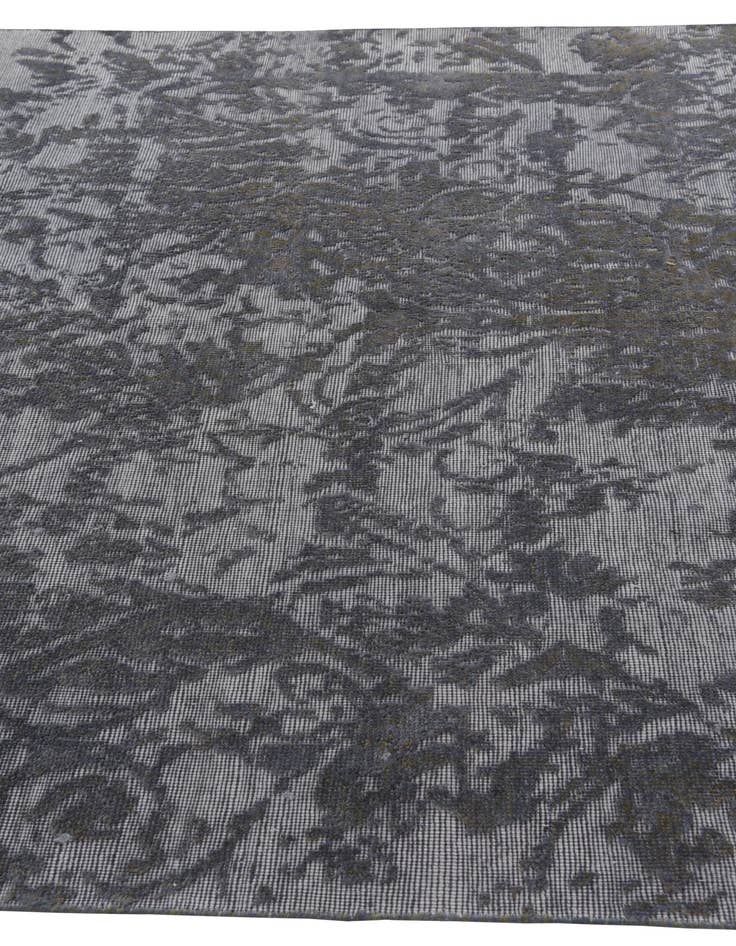 Detail image of 6' 2 x 9' 9  Hand Knotted Darya Wool Rug