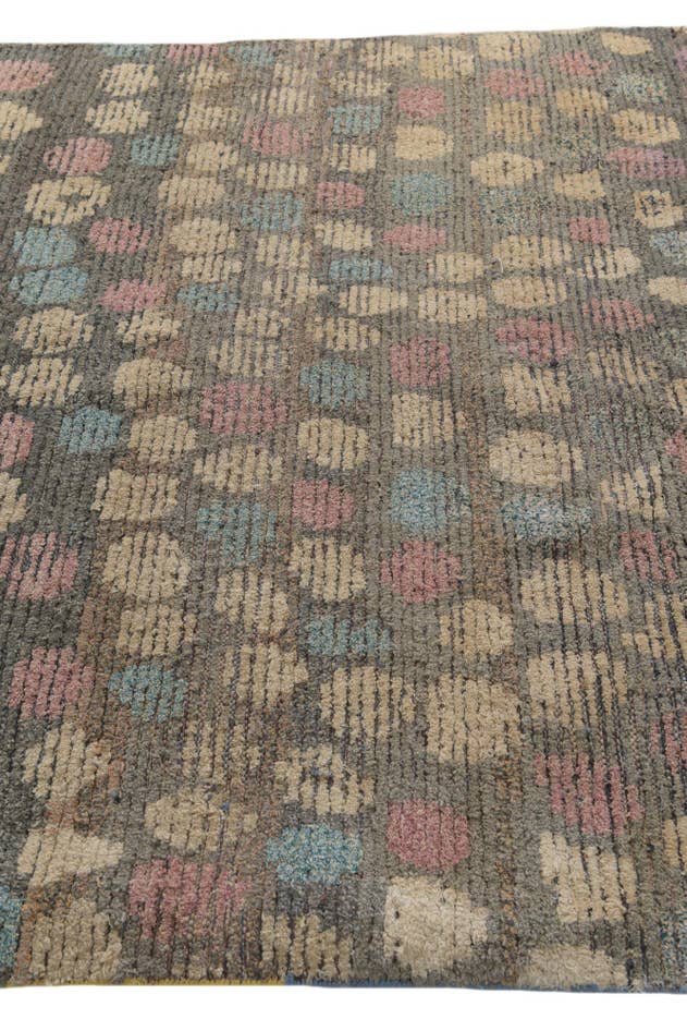 Detail image of 6' 4 x 9' 9 Hand Knotted Darya Wool Rug