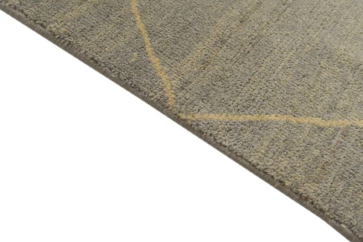 Detail image of 4' 7 x 6' 8 Hand Knotted Darya Wool Rug