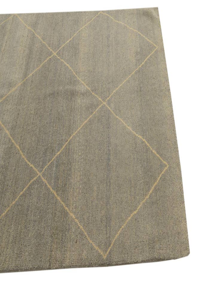 Detail image of 4' 7 x 6' 8  Hand Knotted Darya Wool Rug