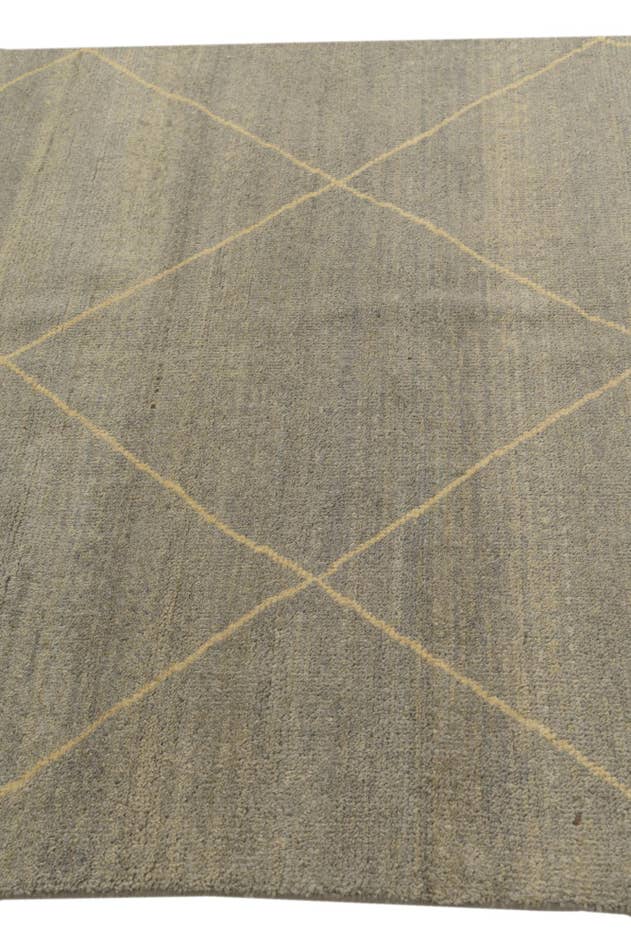 Detail image of 4' 7 x 6' 8 Hand Knotted Darya Wool Rug