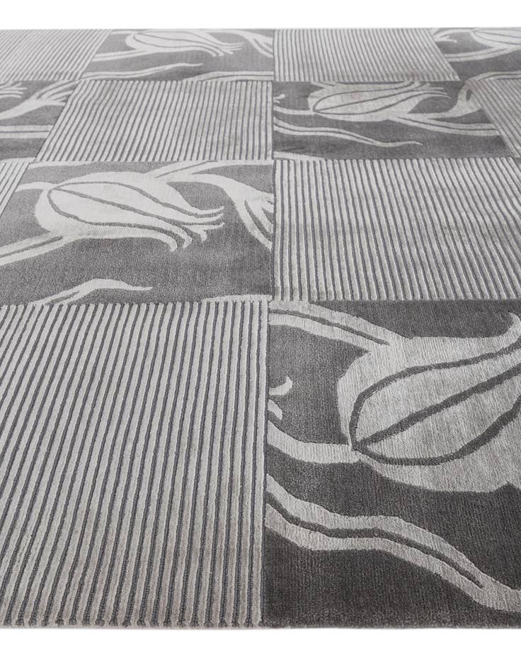 Detail image of 6' 9 x 10' 1  Hand Knotted Darya Wool Rug