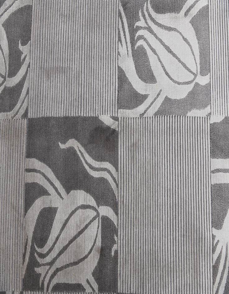 Detail image of 6' 9 x 10' 1  Hand Knotted Darya Wool Rug