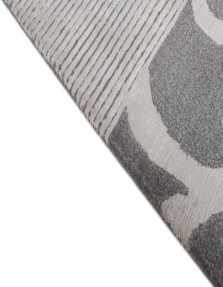 Detail image of 6' 9 x 10'  Hand Knotted Darya Wool Rug