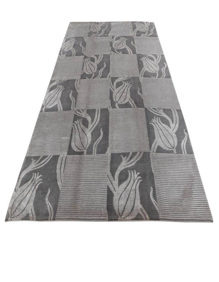 Detail image of 6' 9 x 10'  Hand Knotted Darya Wool Rug