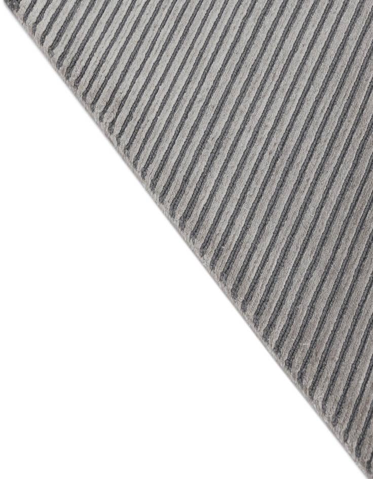 Detail image of 6' 9 x 10'  Hand Knotted Darya Wool Rug