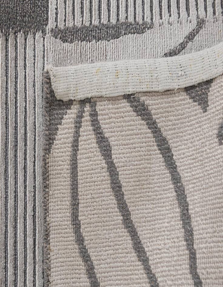 Detail image of 6' 9 x 10'  Hand Knotted Darya Wool Rug
