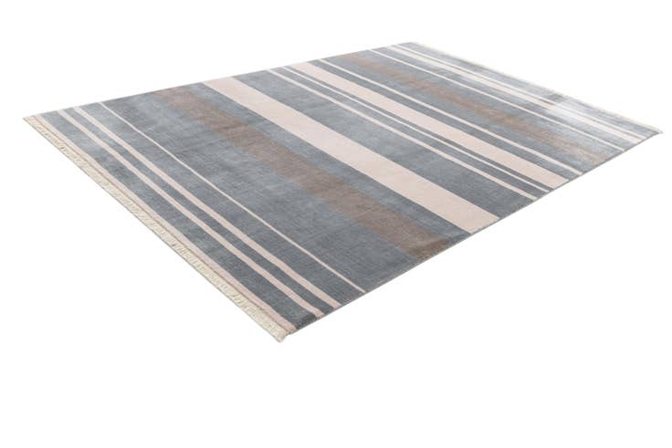 Detail image of 6' 8 x 9' 8 Hand Knotted Darya Wool Rug