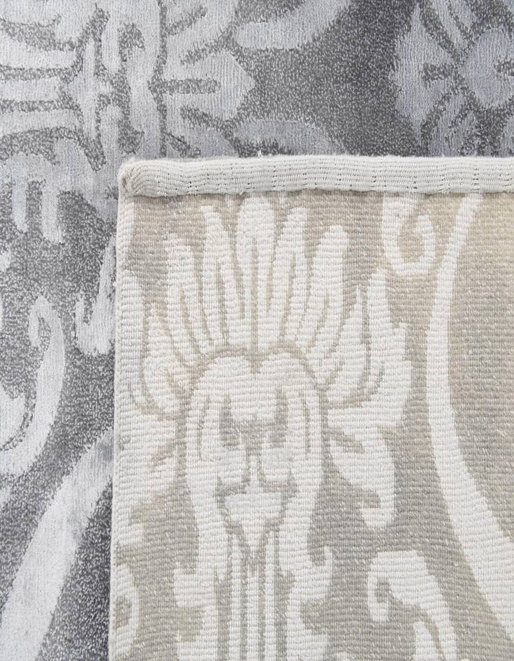 Detail image of 6' 8 x 9' 11  Hand Knotted Darya Wool Rug
