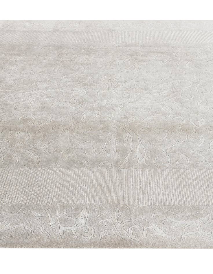 Detail image of 6' 11 x 9' 5  Hand Knotted Darya Wool Rug