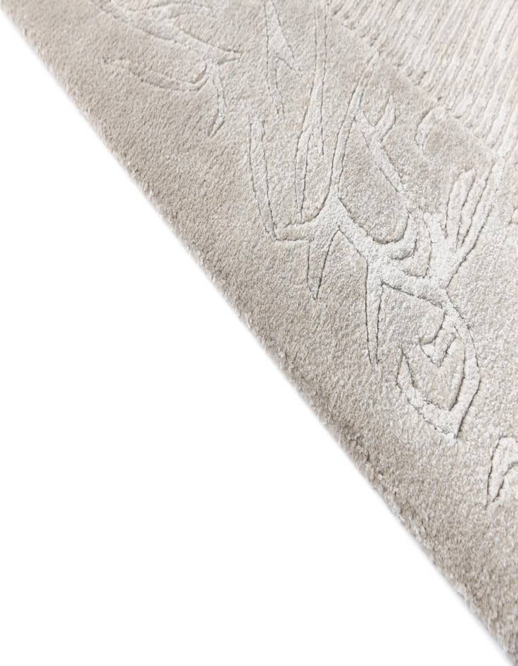 Detail image of 6' 11 x 9' 5  Hand Knotted Darya Wool Rug