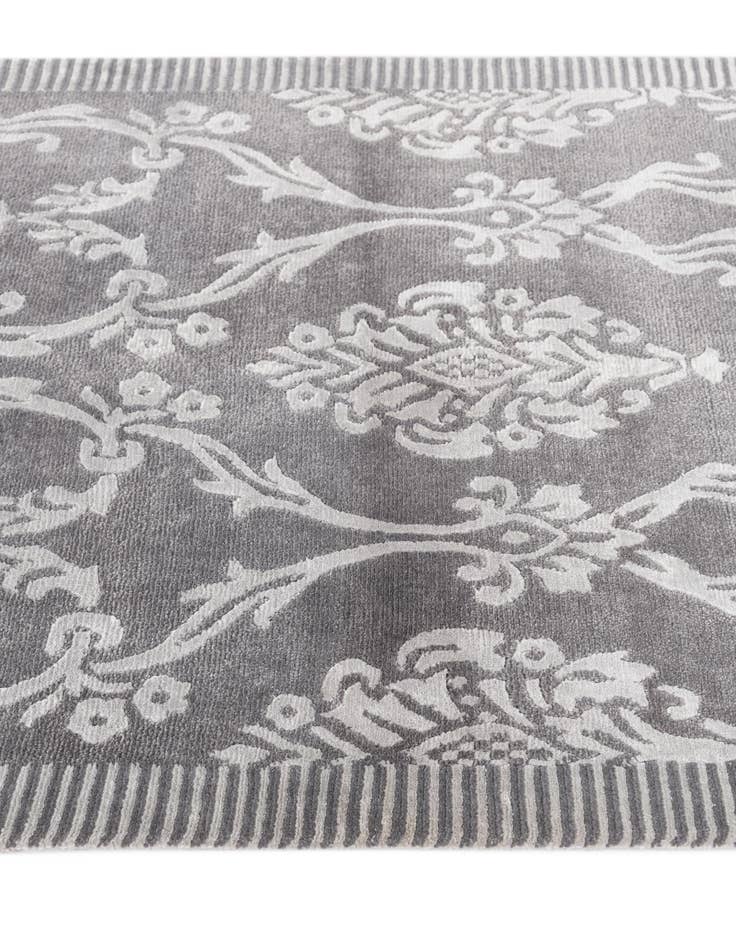Detail image of 3' x 4' 11  Hand Knotted Darya Wool Rug