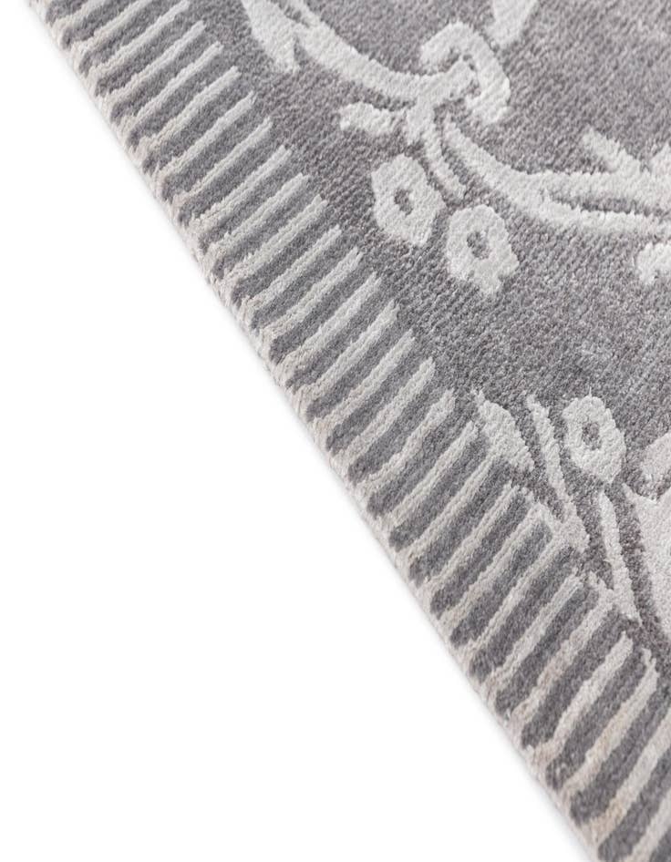 Detail image of 3' x 4' 11  Hand Knotted Darya Wool Rug