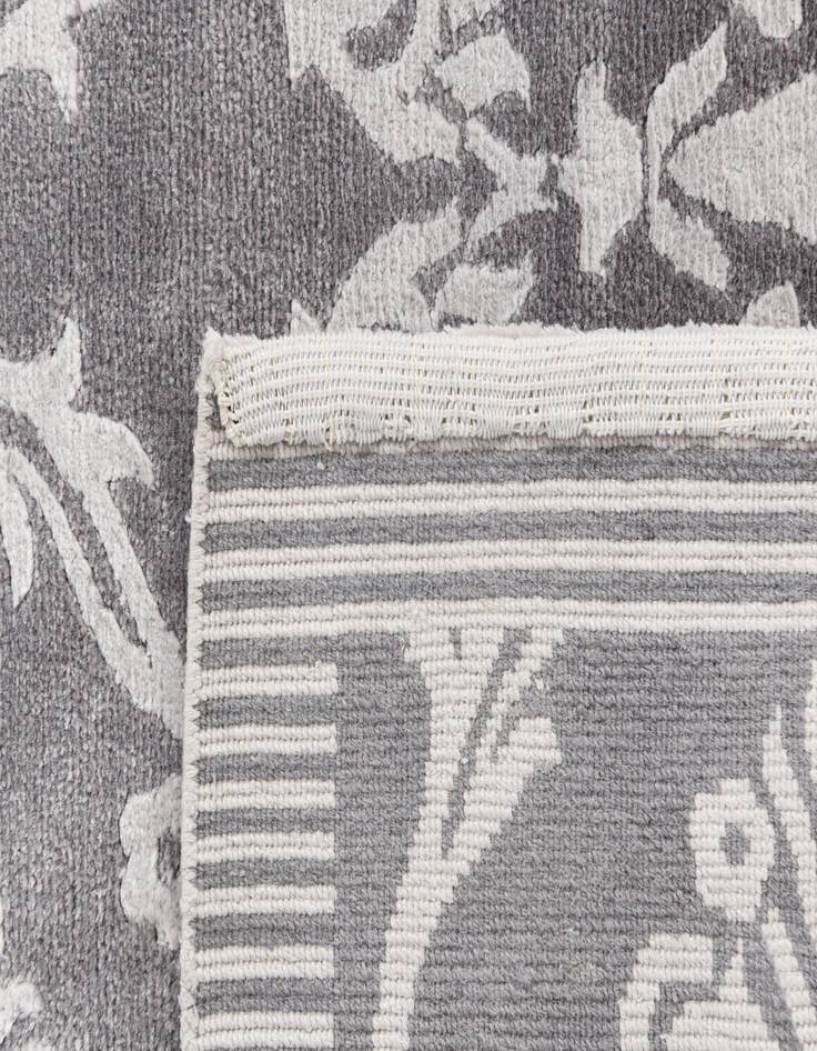 Detail image of 3' x 4' 11  Hand Knotted Darya Wool Rug