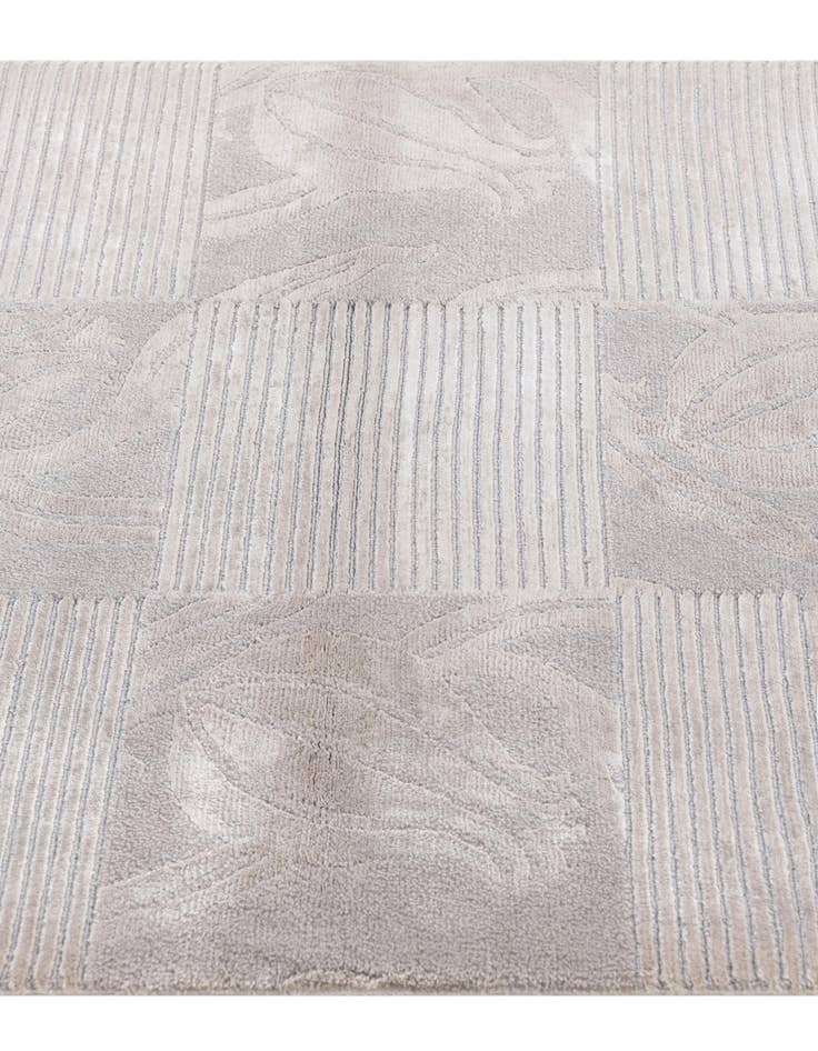 Detail image of 3' 1 x 5' Hand Knotted Darya Wool Rug