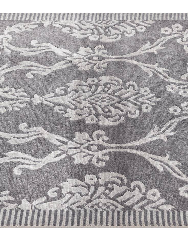Detail image of 3' 1 x 4' 11  Hand Knotted Darya Wool Rug