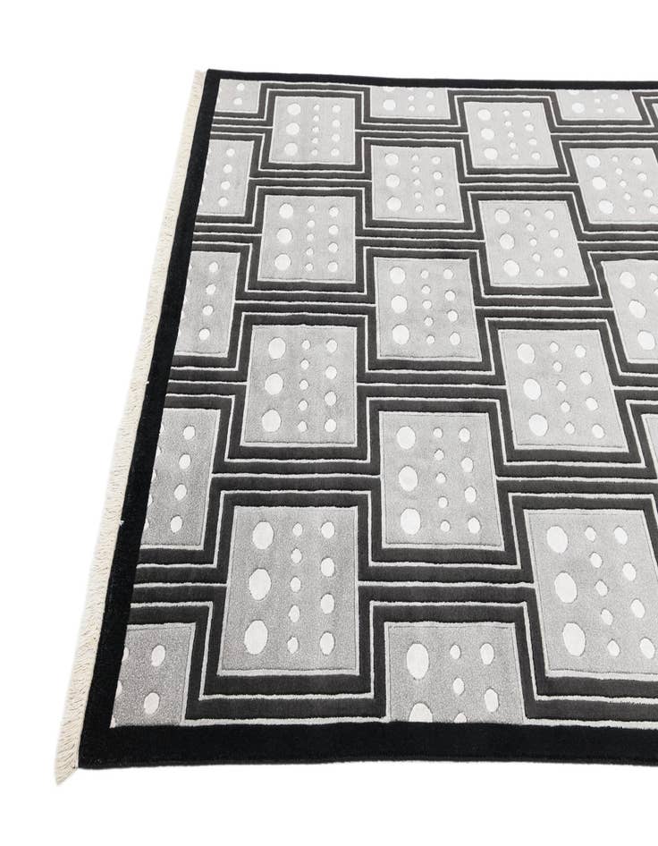 Detail image of 5' 6 x 7' 10  Hand Knotted Darya Wool Rug