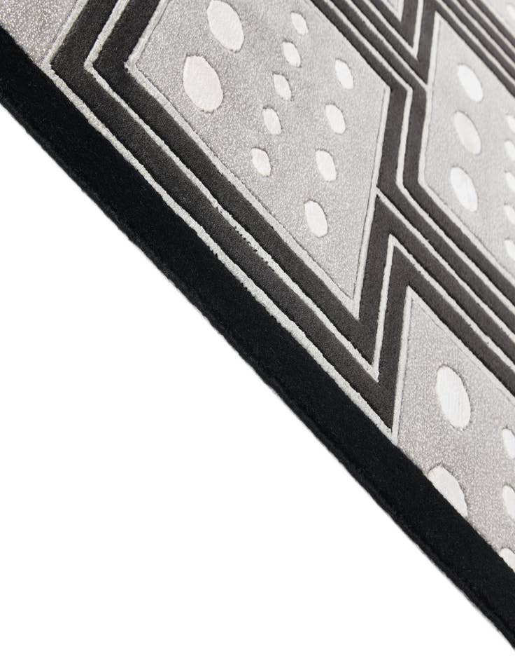 Detail image of 5' 6 x 7' 10  Hand Knotted Darya Wool Rug