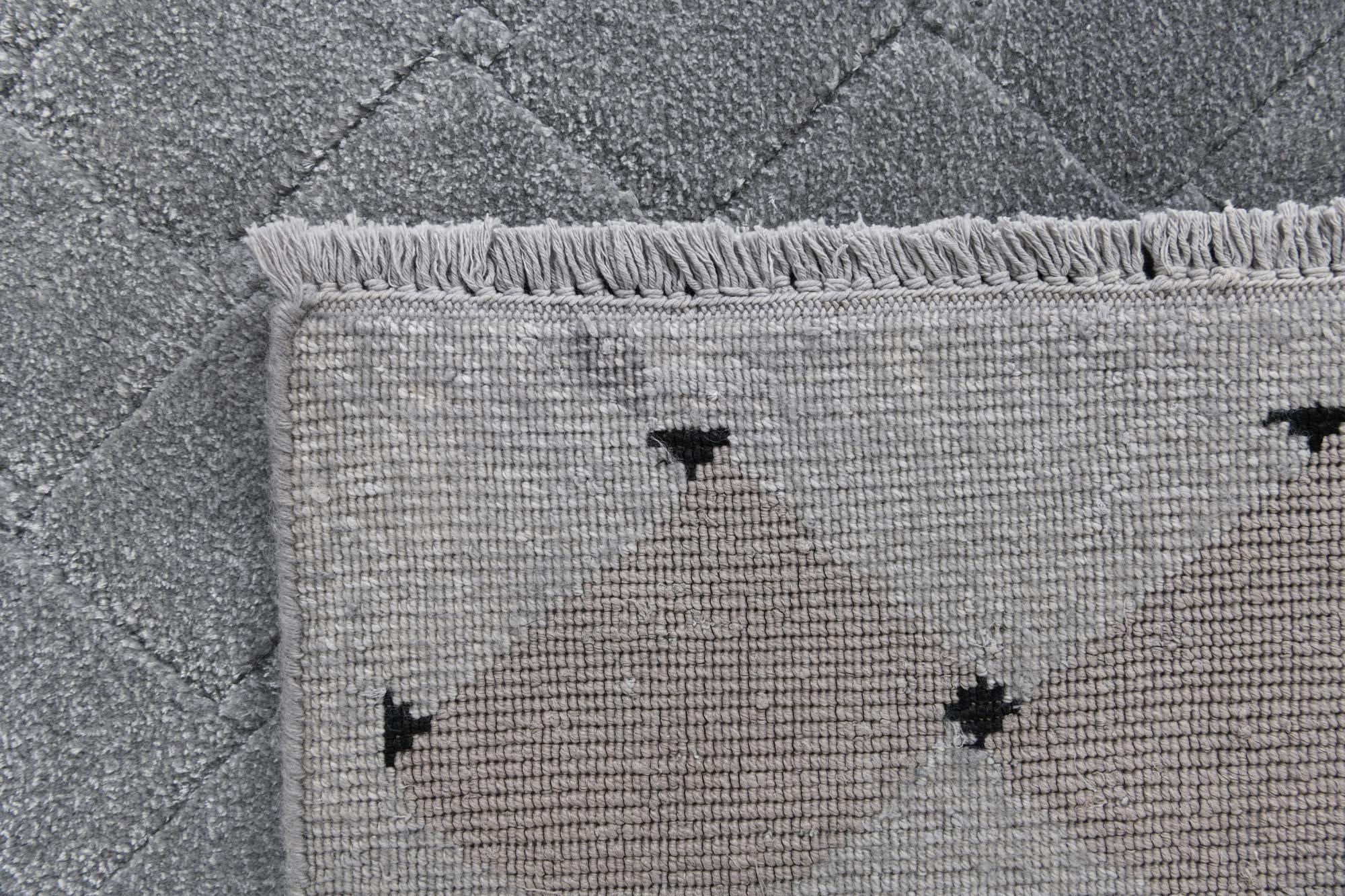 5' 7 x 7' 10 Hand Knotted Darya Wool Rug