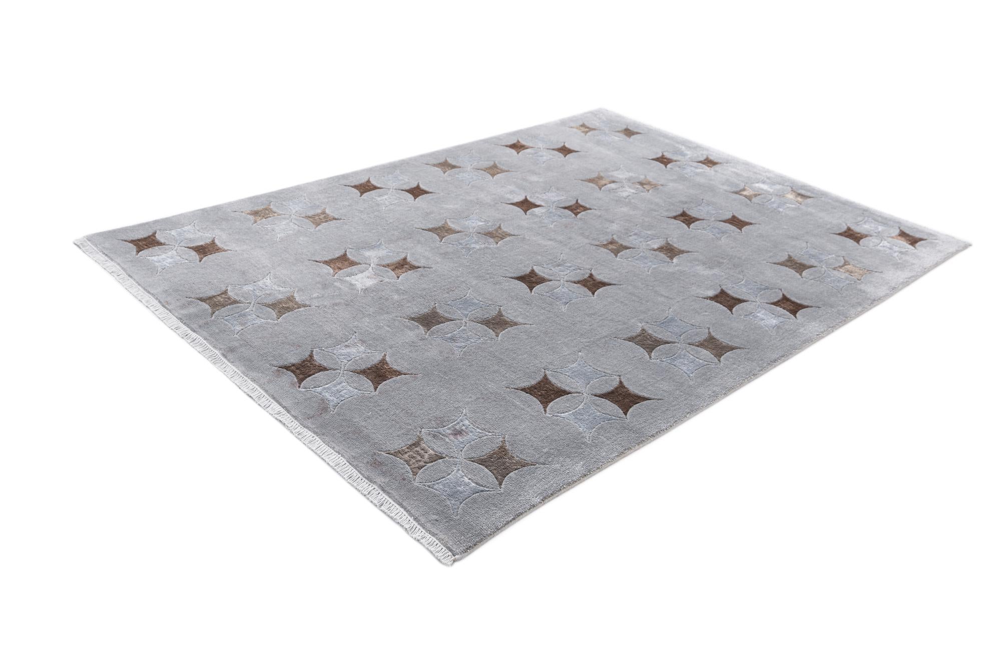 5' 6 x 8' Hand Knotted Darya Wool Rug