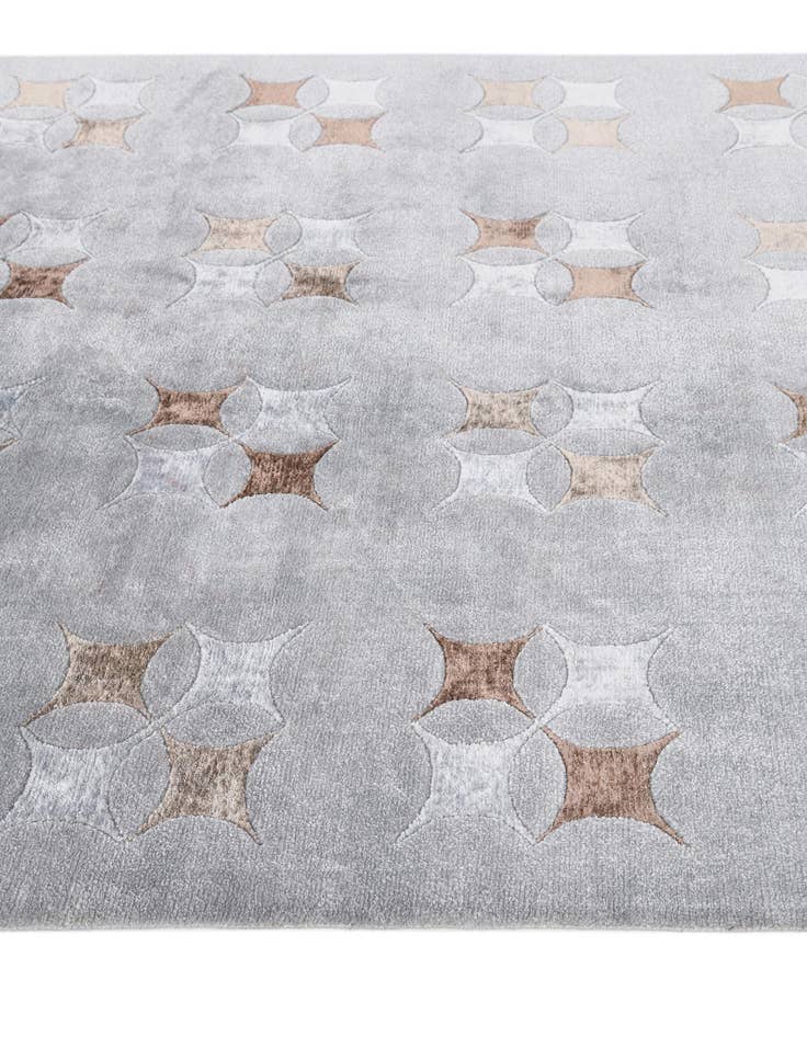 Detail image of 5' 6 x 8' Hand Knotted Darya Wool Rug