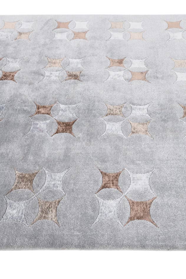 Detail image of 5' 6 x 8' Hand Knotted Darya Wool Rug