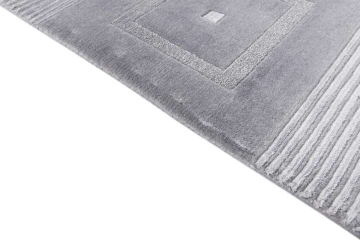 5' 7 x 7' 10 Hand Knotted Darya Wool Rug